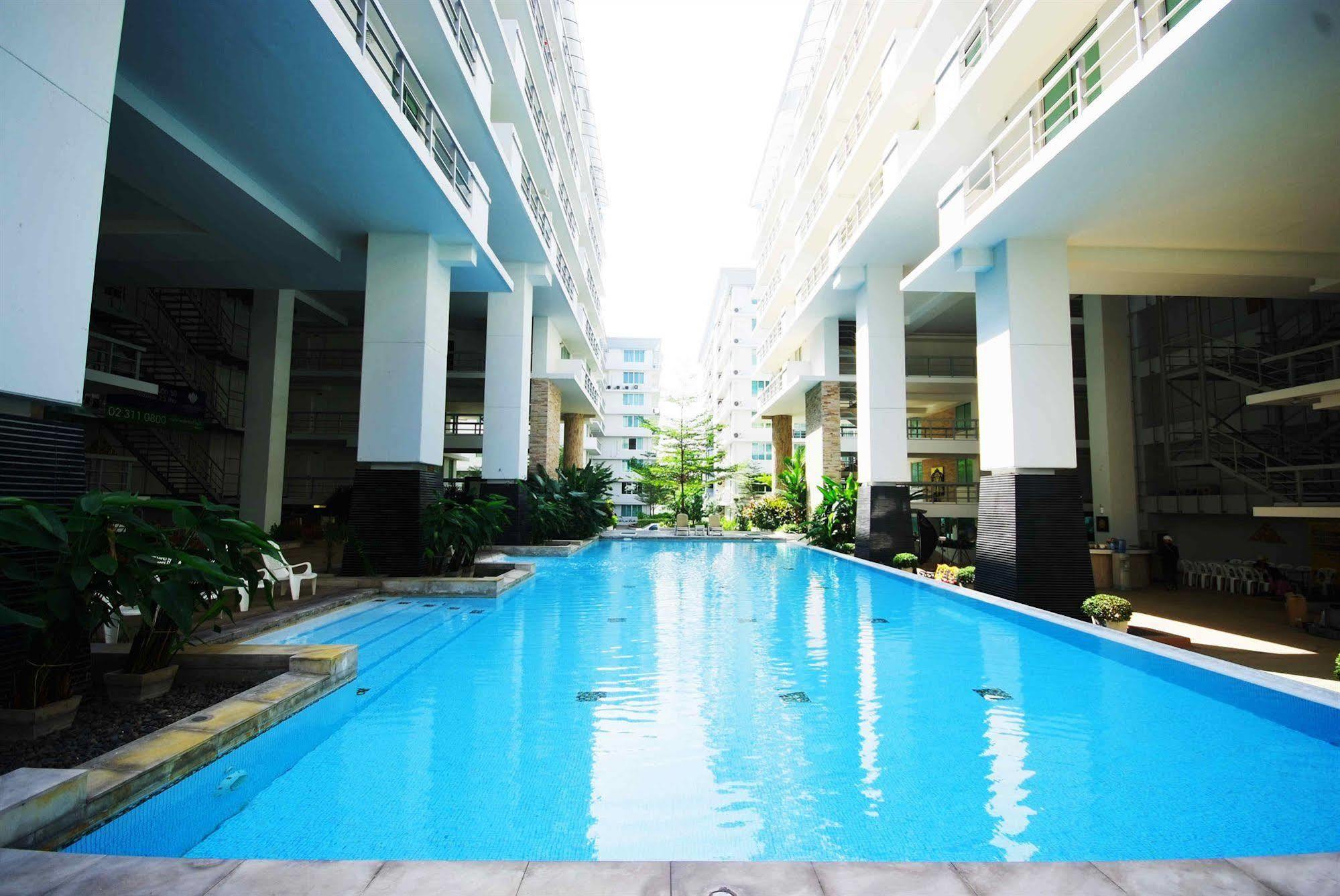 The Capital Resort @ Sukhumvit 50 Bangkok Exterior foto